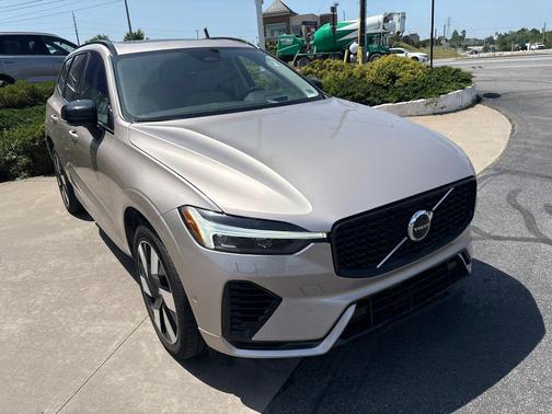 Bright Dusk Metallic 2025 Volvo XC60 Plug-In Hybrid Ultra, T8 AWD Electric/Gasoline, Dark