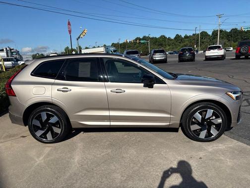 Bright Dusk Metallic 2025 Volvo XC60 Plug-In Hybrid Ultra, T8 AWD Electric/Gasoline, Dark