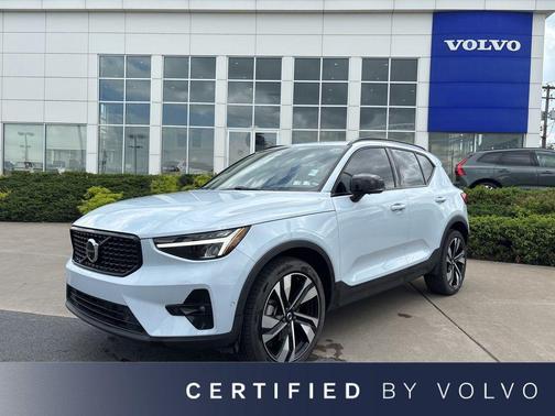 Cloud Blue 2024 Volvo XC40 B5 Plus Dark Theme