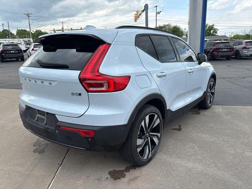 Cloud Blue 2024 Volvo XC40 B5 Plus Dark Theme