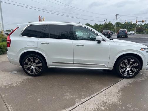 2022 Volvo XC90 T6 Inscription