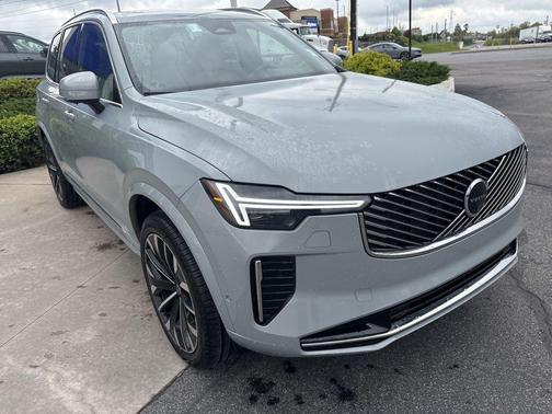 Crystal White Pearl 2026 Volvo XC90 Plus, B6 AWD Gas (mild hybrid), Gasoline, Bright, 7 Seats