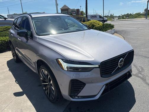 Aurora Silver 2026 Volvo XC60 B5 Ultra