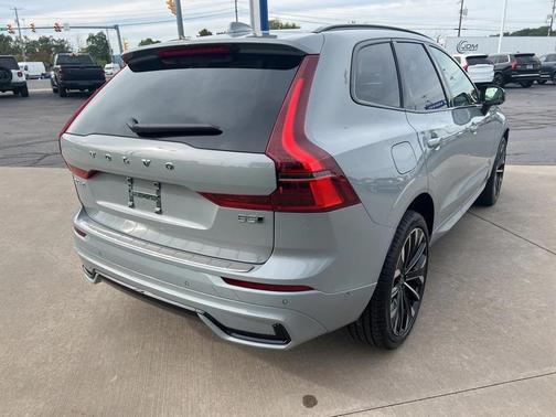 2026 Volvo XC60 B5 Ultra