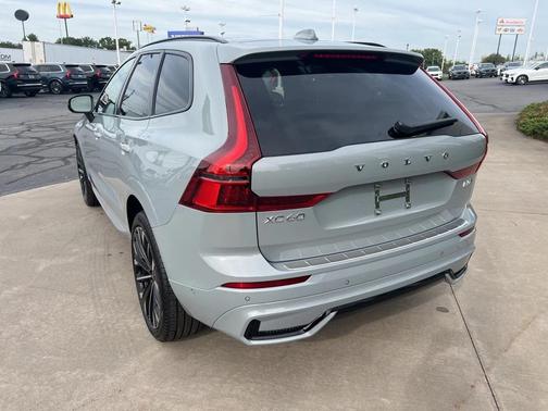 2026 Volvo XC60 B5 Ultra