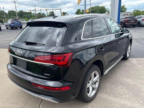 Brilliant Black 2021 Audi Q5 45 Premium