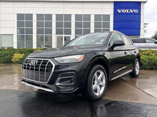 Brilliant Black 2021 Audi Q5 45 Premium