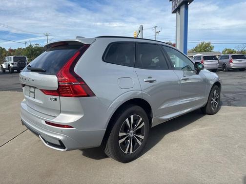 2025 Volvo XC60 B5 Core