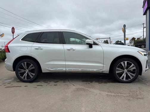 2022 Volvo XC60 Recharge Plug-In Hybrid T8 Inscription