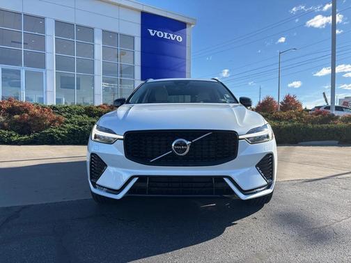 2022 Volvo XC60 Recharge Plug-In Hybrid T8 Inscription