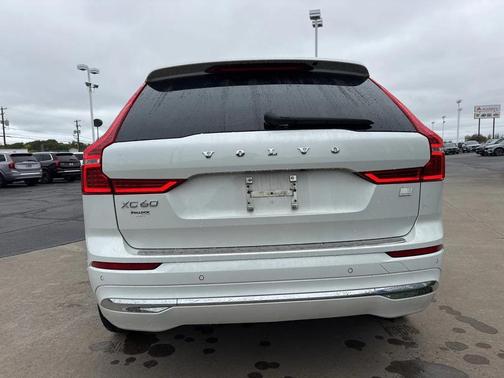2022 Volvo XC60 Recharge Plug-In Hybrid T8 Inscription
