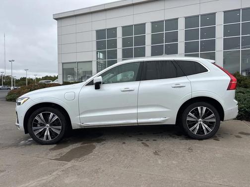 2022 Volvo XC60 Recharge Plug-In Hybrid T8 Inscription