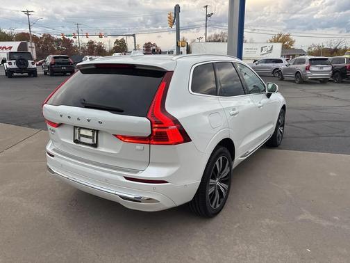 2022 Volvo XC60 Recharge Plug-In Hybrid T8 Inscription
