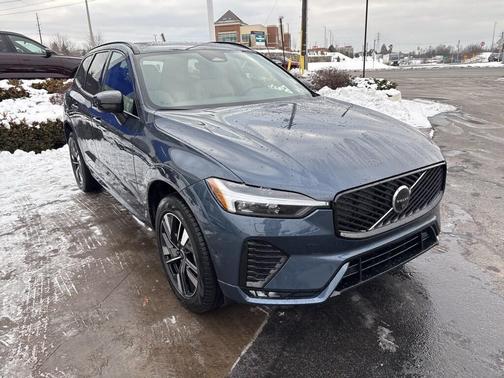 2026 Volvo XC60 B5 Plus
