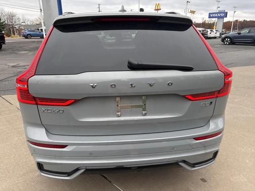 2025 Volvo XC60 B5 Plus