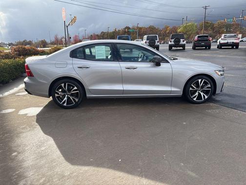 2025 Volvo S60 B5 Core