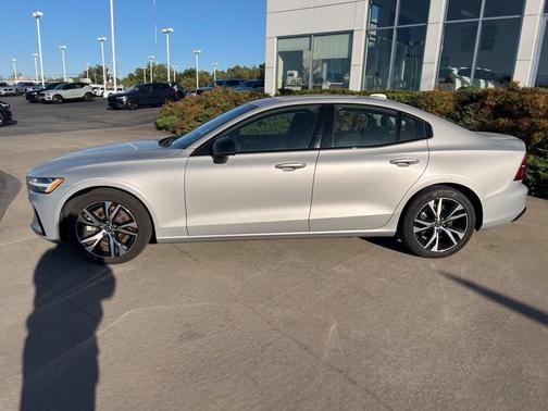 2025 Volvo S60 B5 Core