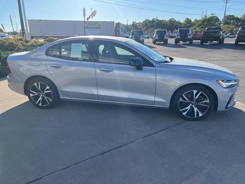 2025 Volvo S60 B5 Core