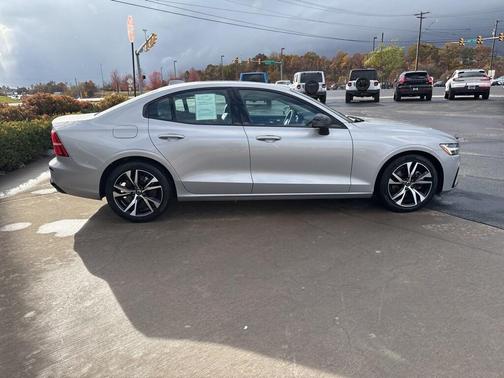 2025 Volvo S60 B5 Core