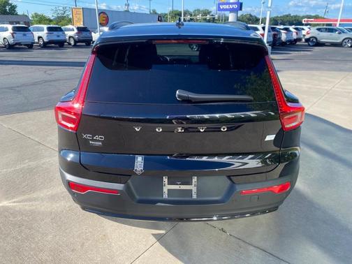 2024 Volvo XC40 Recharge Pure Electric Twin Ultimate