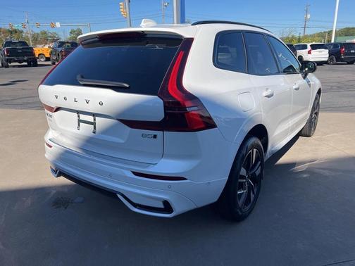 2026 Volvo XC60 B5 Plus