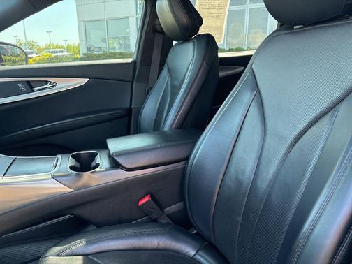 INFINITE BLACK 2020 Lincoln Nautilus Reserve