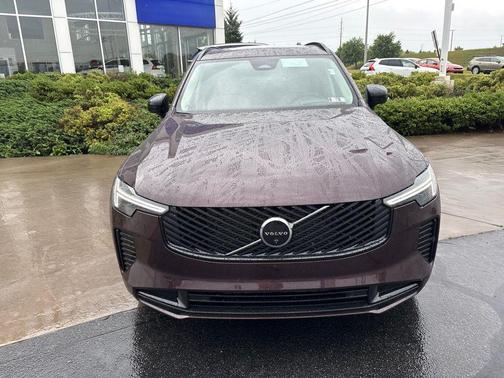 Mulberry Red Metallic 2026 Volvo XC90 Ultra Dark Theme, B6 AWD Gas (mild hybrid), Gasoline, 6 Seats
