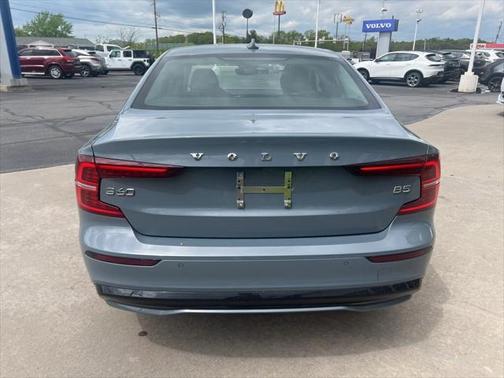 2024 Volvo S60 B5 Plus Dark Theme