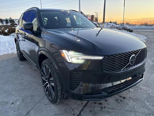 2026 Volvo XC90 B6 Ultra Dark Theme 6-Seater