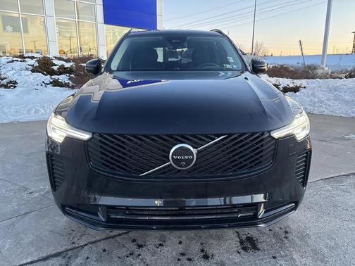 2026 Volvo XC90 B6 Ultra Dark Theme 6-Seater