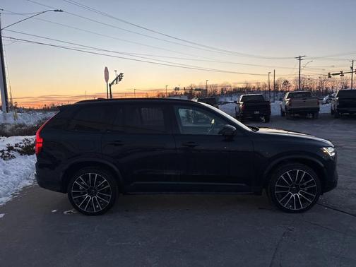 2026 Volvo XC90 B6 Ultra Dark Theme 6-Seater