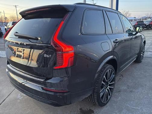 2026 Volvo XC90 B6 Ultra Dark Theme 6-Seater