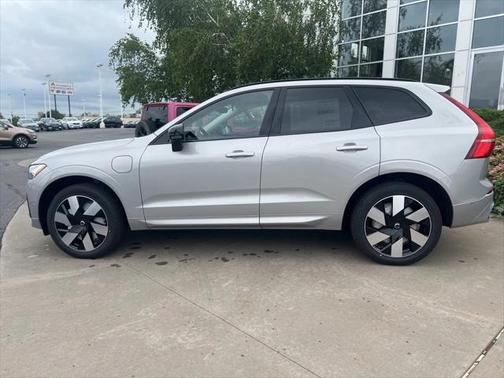2025 Volvo XC60 Plug-In Hybrid T8 Plus