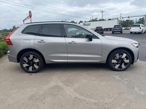 2025 Volvo XC60 Plug-In Hybrid T8 Plus