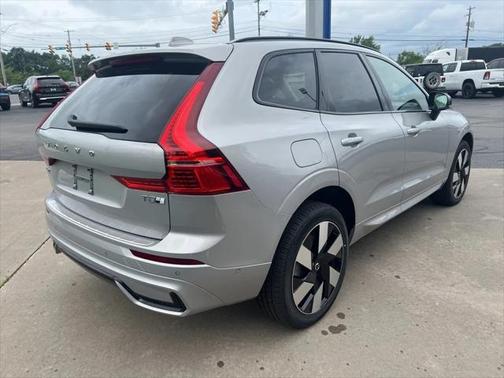 2025 Volvo XC60 Plug-In Hybrid T8 Plus