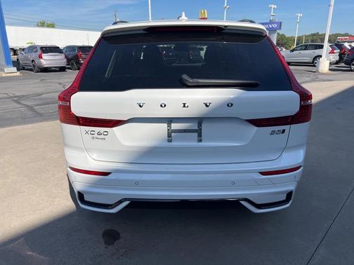 2025 Volvo XC60 Plus