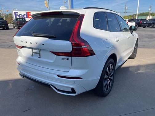 2025 Volvo XC60 Plus