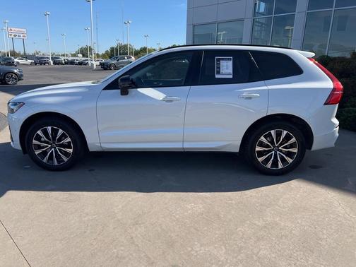 2025 Volvo XC60 Plus