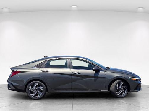 Amazon Gray 2026 Hyundai ELANTRA Limited