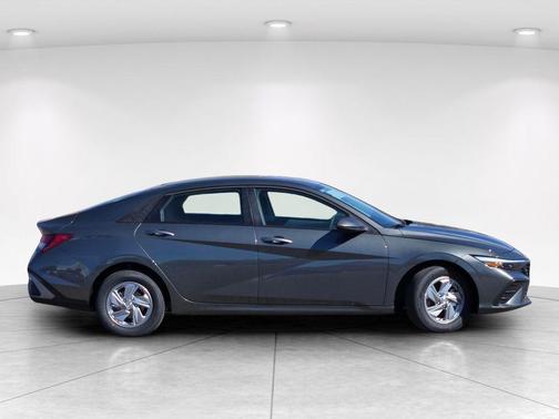 Amazon Gray 2026 Hyundai ELANTRA SE