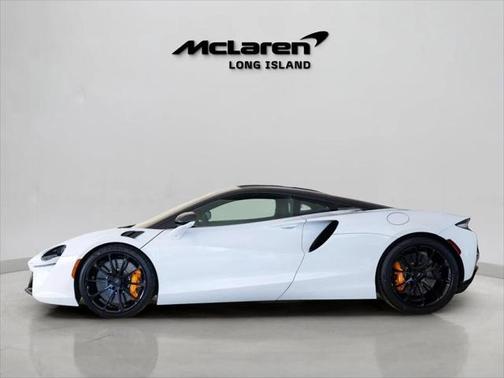 2025 McLaren Artura