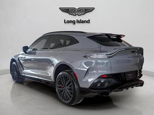 2025 Aston Martin DBX 707