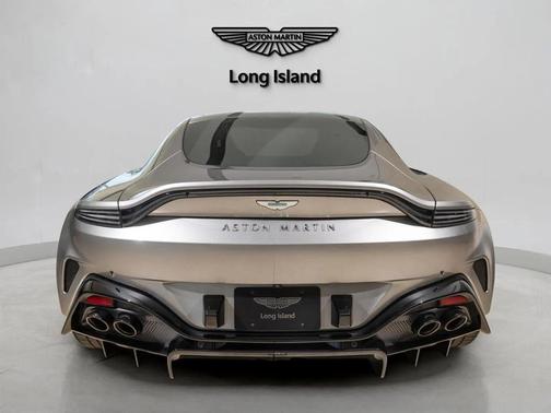 2025 Aston Martin Vantage Base