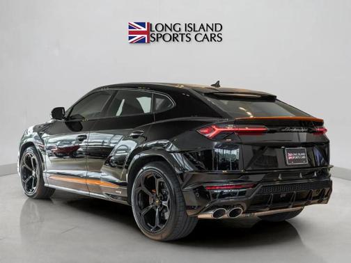 Black 2024 Lamborghini Urus S