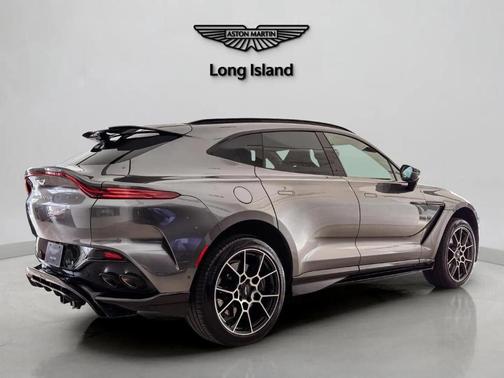 2025 Aston Martin DBX 707