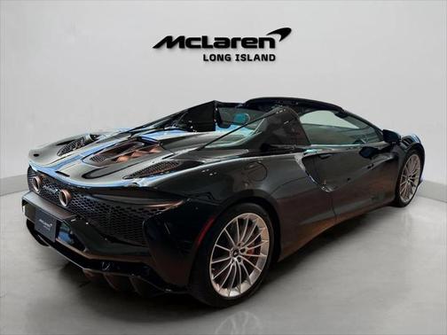 2025 McLaren Artura