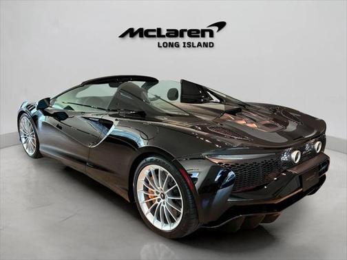 2025 McLaren Artura