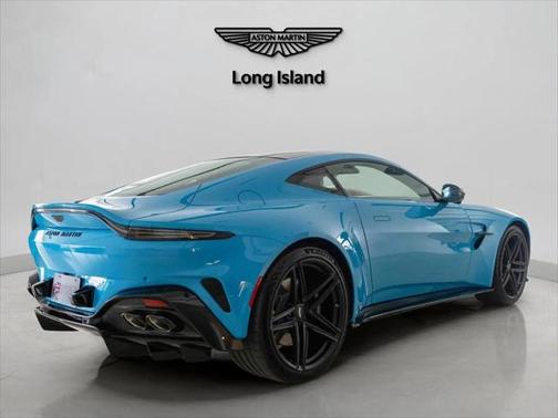 2025 Aston Martin Vantage Base
