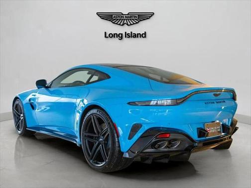 2025 Aston Martin Vantage Base