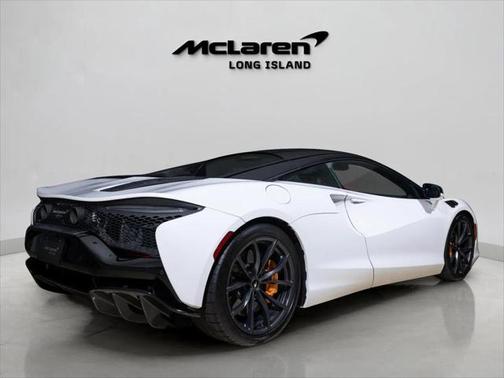 2023 McLaren Artura Performance